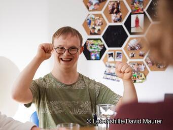 Freude über die eigene Wohnung